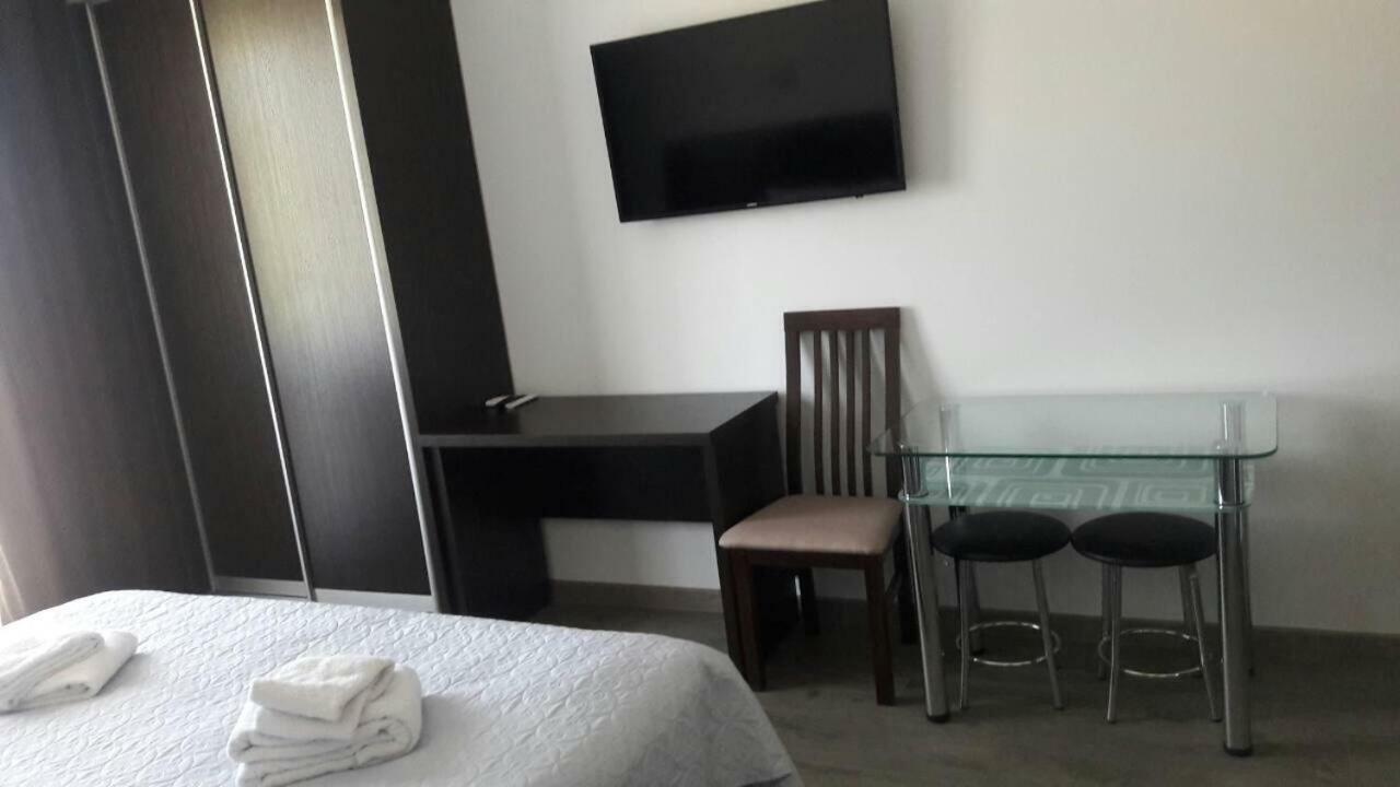Neopolis Hotel Polyana  Eksteriør billede